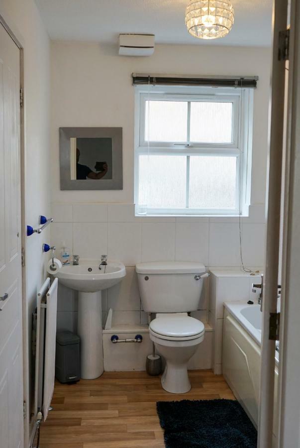 Hullidays Victora Dock- Refurbished 2024 Apartment Kingston upon Hull Luaran gambar